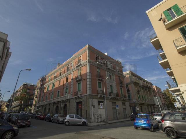 Via Aurelio Saffi 28 quadrilocale 170mq