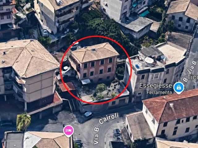 Via B. Cairoli 39/2 5 vani 102mq