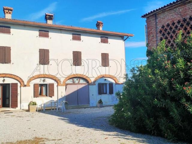 Via borgo 10 vani 385mq