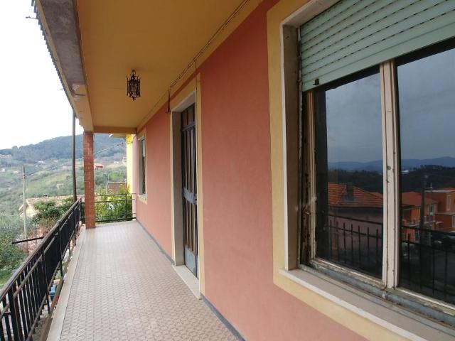 Via Borgo di Mezzo 11 vani 315mq
