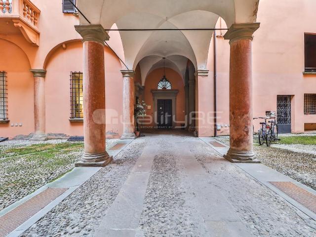 Via Borgonuovo 10 8 bilocale 100mq