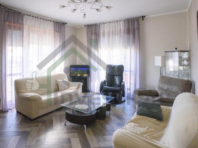 Via Battitore 67 5 vani 130mq