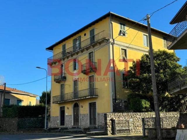 Via Baracchini 118 30 vani 1125mq