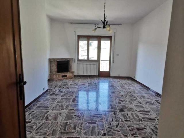 Via Basilicata snc 5 vani 120mq