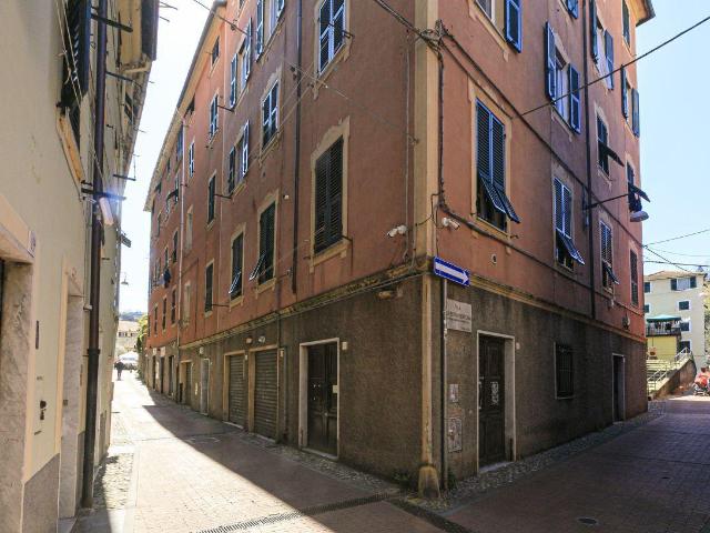 Via Beata Chiara 4 trilocale 49mq
