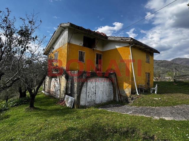 Via Biotanello Piccione 10 6 vani 210mq