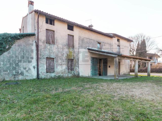 Via Breganzina 12 6 vani 365mq