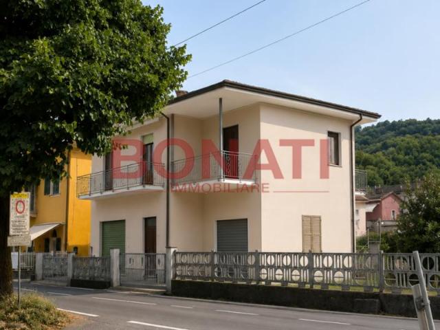 Via Brigate Partigiane 187 9 vani 209mq