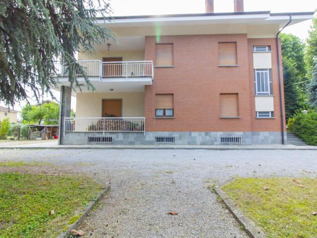 Via G.B.Adriani 2 10 vani 500mq