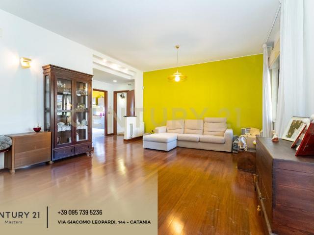 Via G. Grassi 18 7 vani 160mq