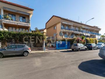 Via G. Leopardi 1 8 vani 137mq