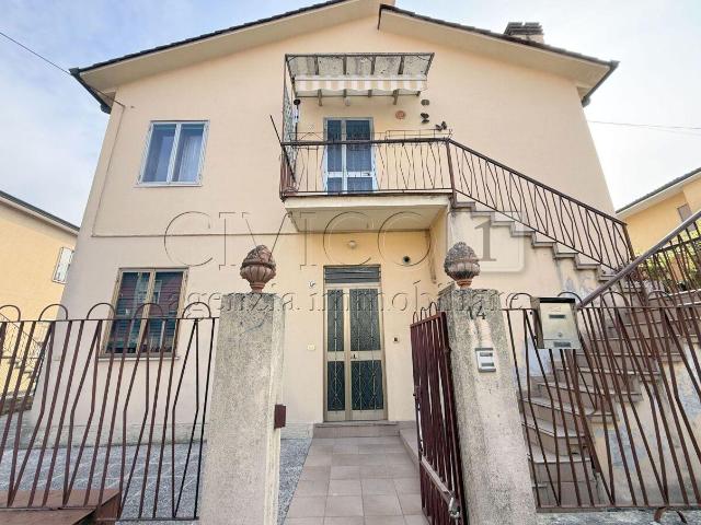 Via G.Poletto 14 7 vani 151mq