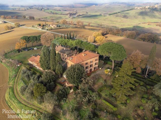 Via Gozzano Vocabolo Giorgi 39 vani 850mq