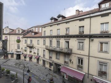 Via Goffredo Mameli 15 35 vani 75mq