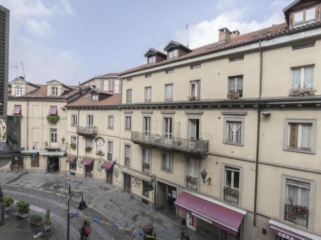 Via Goffredo Mameli 15 35 vani 75mq