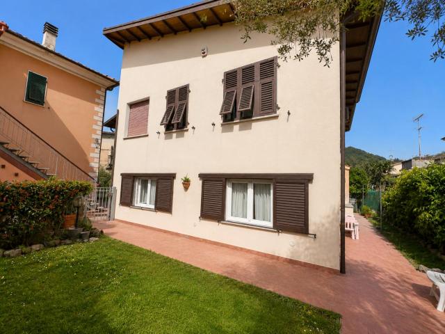 Via Gaggiola 34B 5 vani 140mq