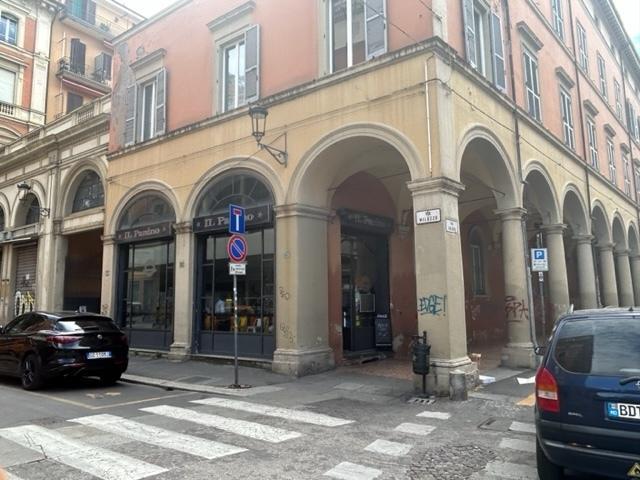 Via Galliera bilocale 85mq