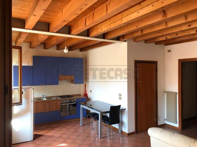 Via Gamba 17 trilocale 60mq