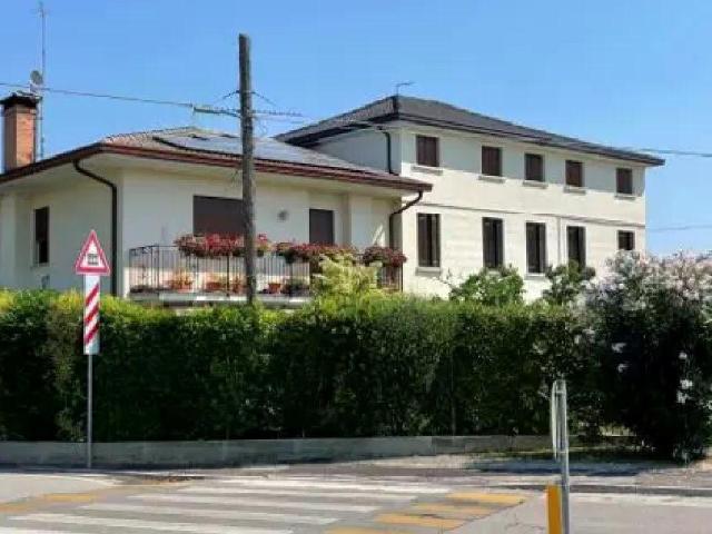 via garibaldi 152 5 vani 172mq