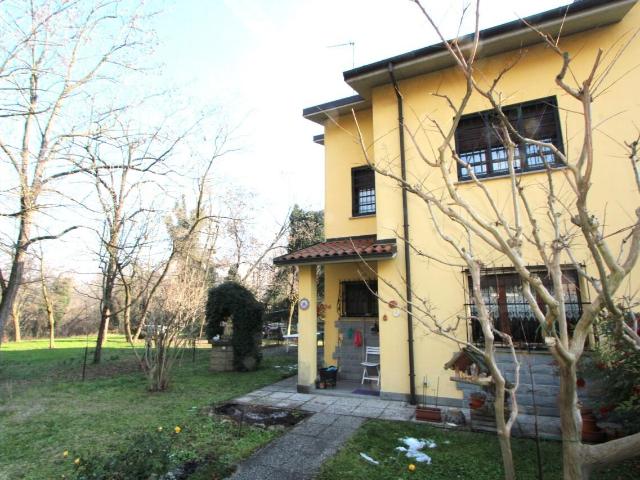 Via Generale Carlo Alberto dalla Chiesa 7 vani 186mq