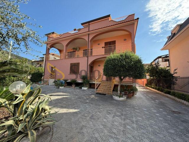 Via Gennaro Papa 20 bilocale 60mq
