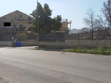 Via Giulio Pastore monolocale 140mq