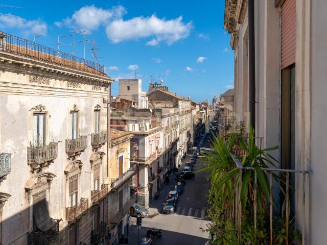 Via Giuseppe Garibaldi 179 8 vani 142mq