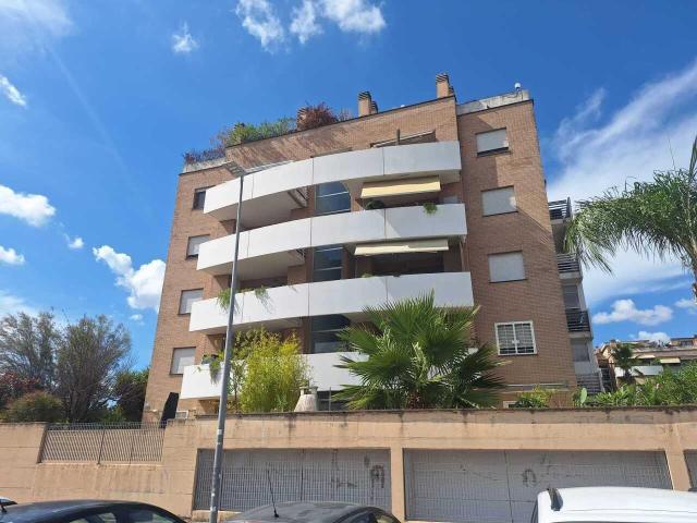 Via Giuseppe de Santis trilocale 80mq