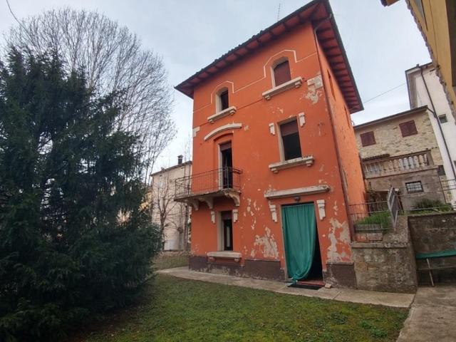 Via Giuseppe Mazzini 42 7 vani 173mq