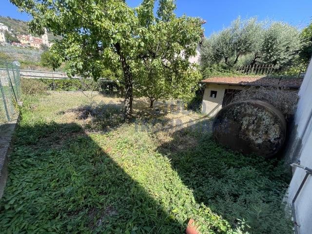 Via Giuseppe Mazzini 6 vani 130mq