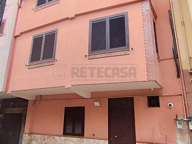 Via Giuseppe Musone 5 vani 110mq