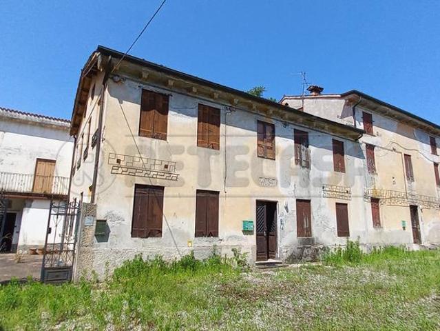 Via Giuseppe Vaccari 28 vani 650mq