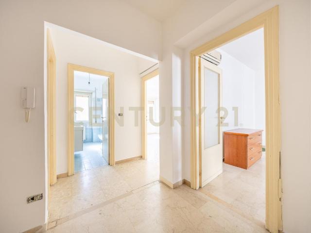 Via Giuseppe Veronese 32 84mq