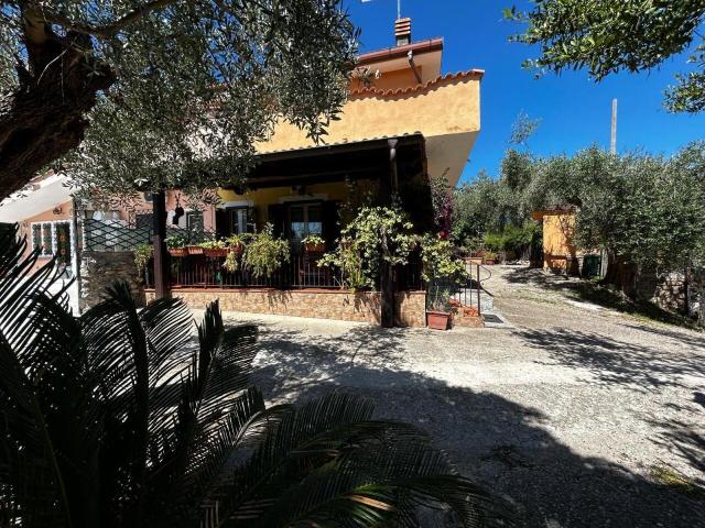 via Giustiniani 1 5 vani 140mq