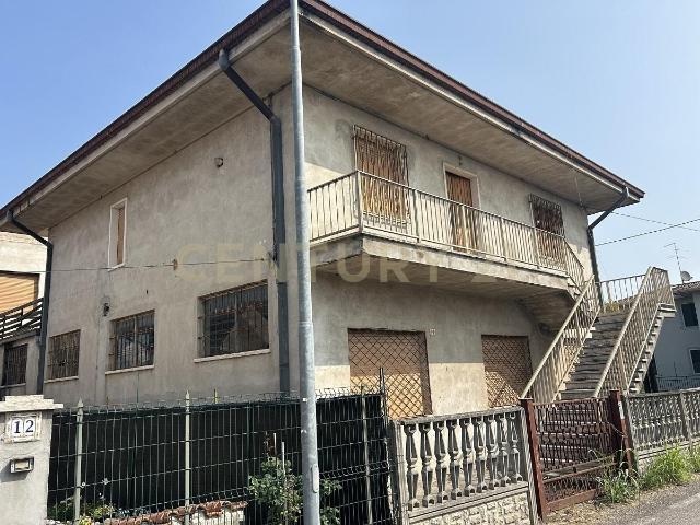 Via Giacomo Puccini 5 5 vani 383mq