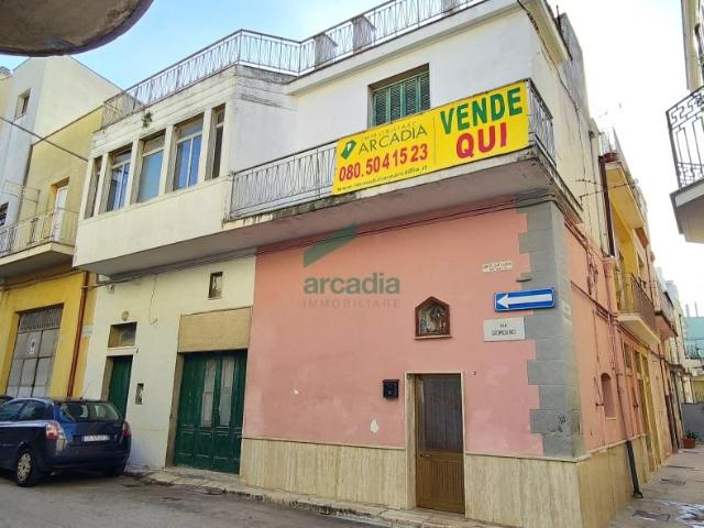 Via Giordano 4 quadrilocale 94mq
