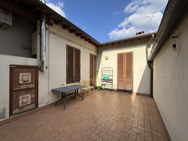 Via Giovanni Amendola 8 vani 150mq