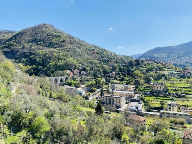 Via Giovanni Aicardi 5 vani 68mq