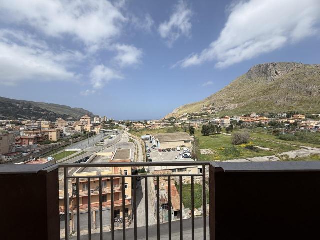 Via Giovanni Guareschi 5 vani 97mq