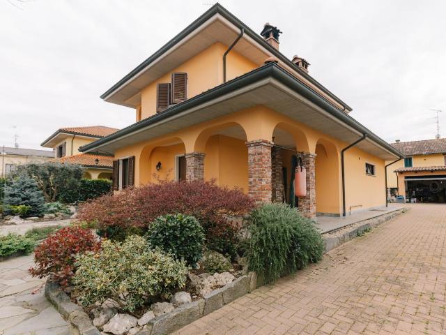 Via Giovanni Falcone 5 5 vani 162mq