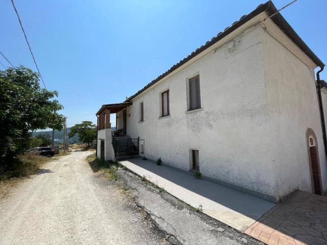 Via Giovanni Falcone 15 8 vani 201mq