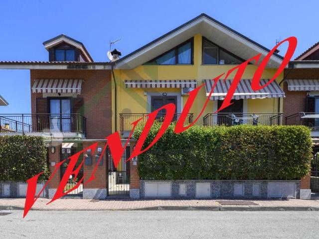 Via Giovanni Falcone 25 5 vani 180mq