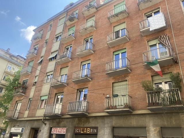 Via Giovanni Francesco Napione 36 35mq