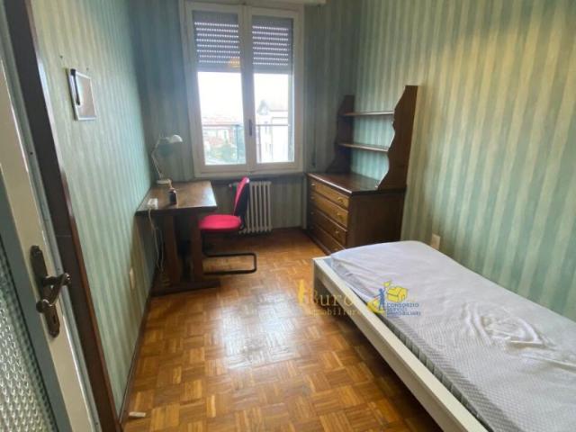Via Gramsci 25 26 monolocale 17mq
