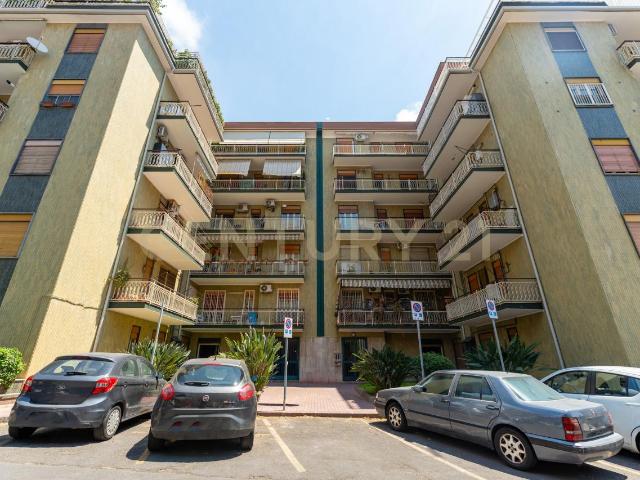 Via Grazia Deledda 2 6 vani 158mq
