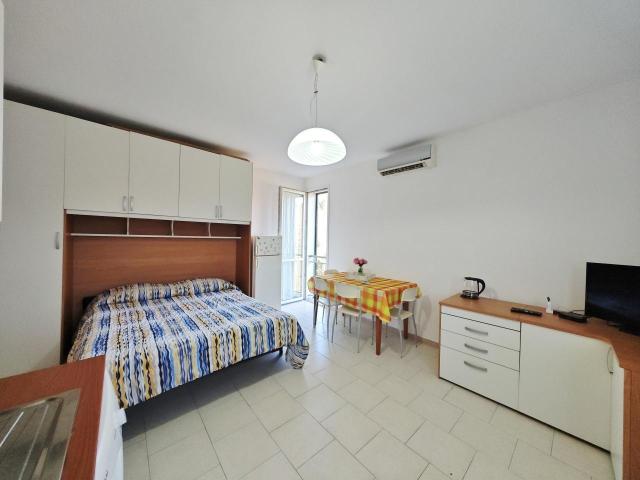 via Guarrieri 1 monolocale 32mq