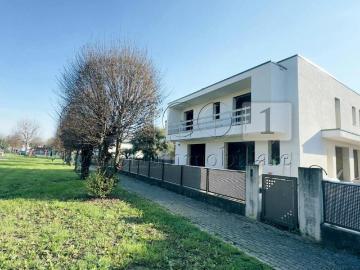 Via Buccia 6 vani 150mq