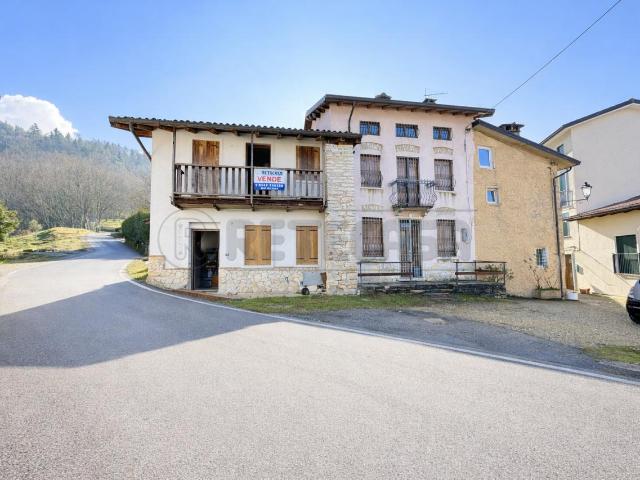 Via Dottor Domenico dal Lago 9 6 vani 164mq