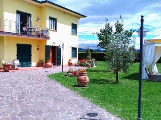 Via Don Minzoni 15 vani 300mq