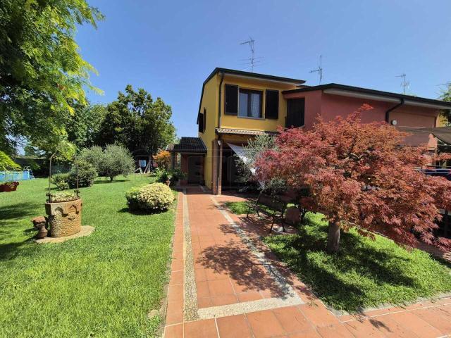 Via Don Lorenzo Milani quadrilocale 217mq
